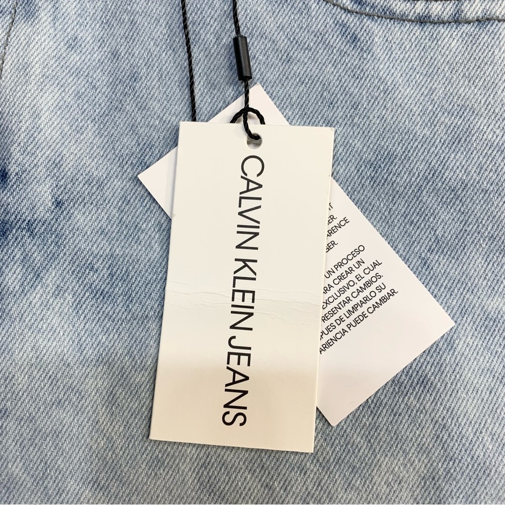 Calvin Klein~NWT~Women’s Mid Rise Slim‎ Boyfriend Light Wash Jeans~Sz 31 - Picture 14 of 15